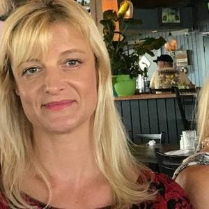 Meet your Posher, Elena